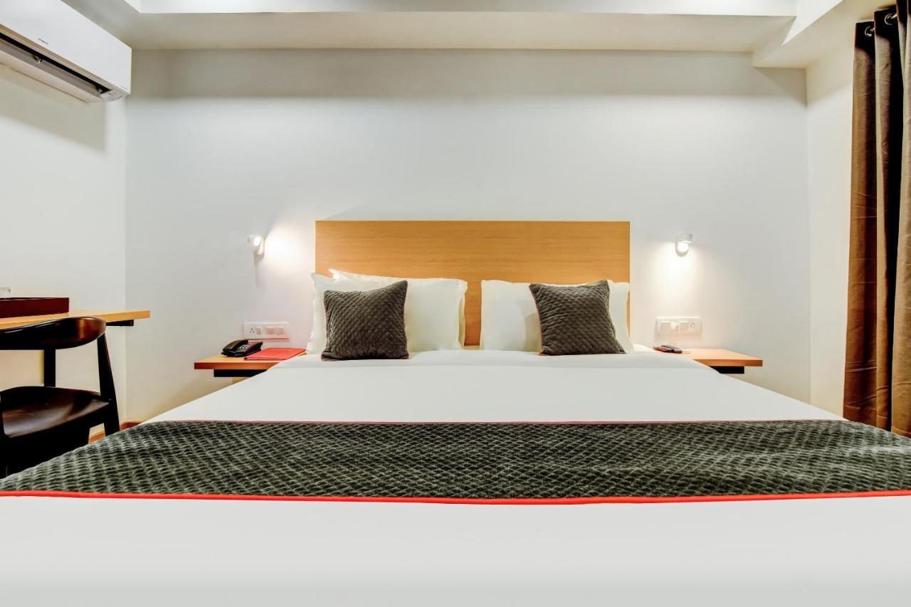 Oyo Townhouse 115 Patel Nagar Hotel New Delhi Eksteriør billede