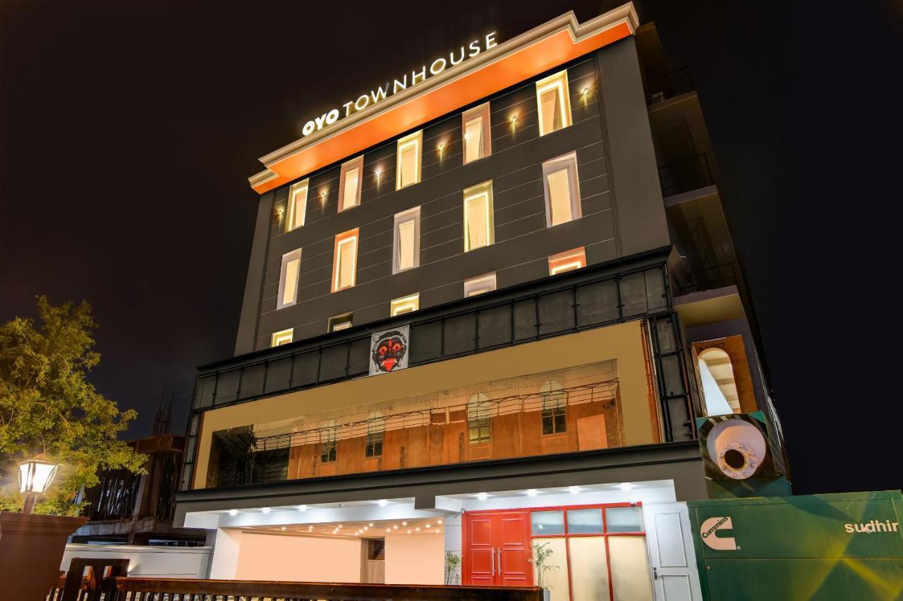 Oyo Townhouse 115 Patel Nagar Hotel New Delhi Eksteriør billede