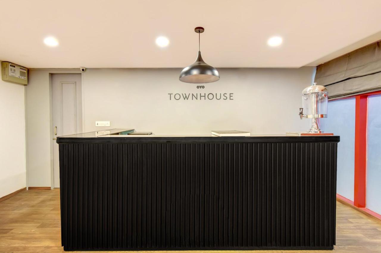 Oyo Townhouse 115 Patel Nagar Hotel New Delhi Eksteriør billede